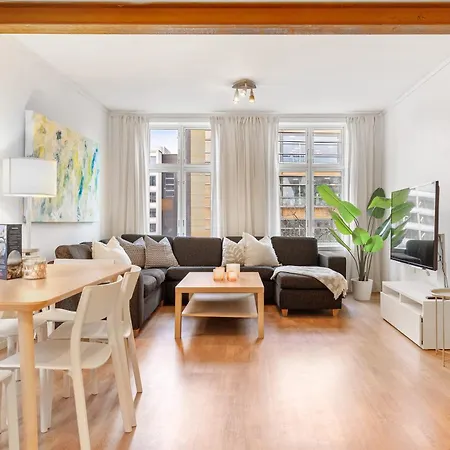 公寓 Heimby Homes - Four Bedroom Free Wifi *