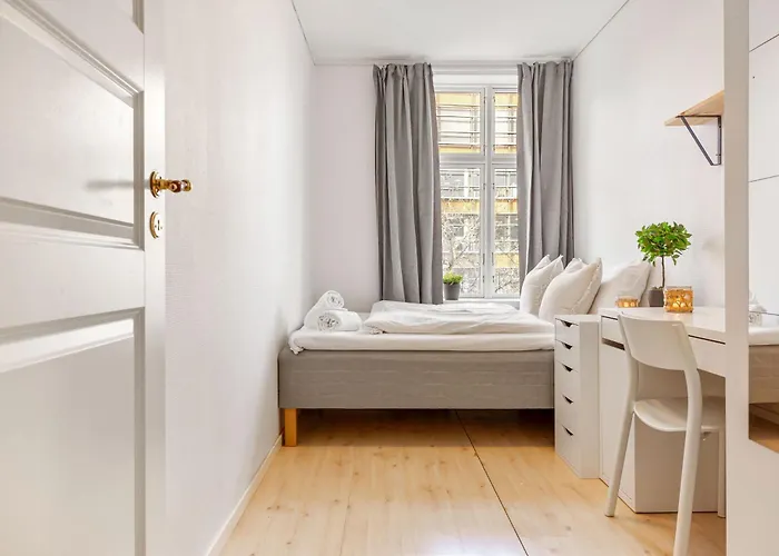 Heimby Homes - Four Bedroom Free Wifi דירה